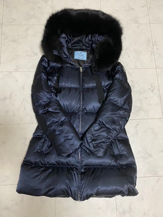 岡部あゆみさん着用】PRADA ダウンコート foxファー 29z117 - メルカリ