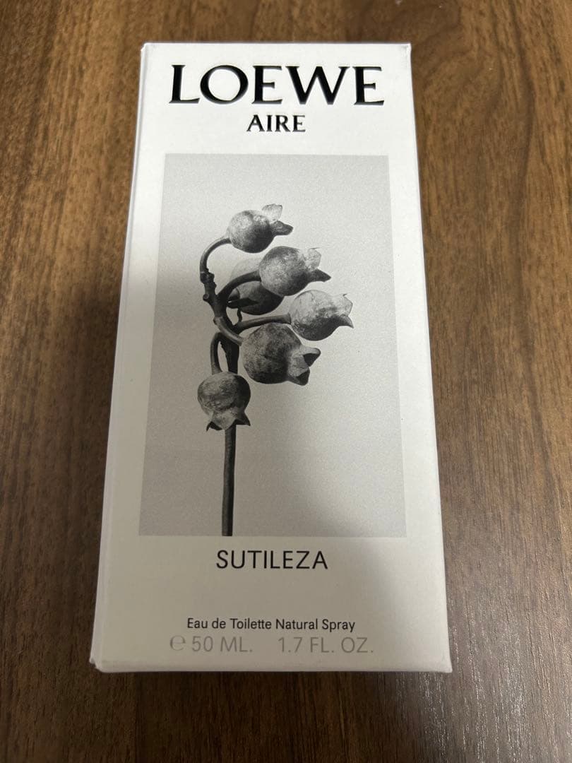 LOEWE AIRE SUTILEZA 50ML 香水(箱付き)