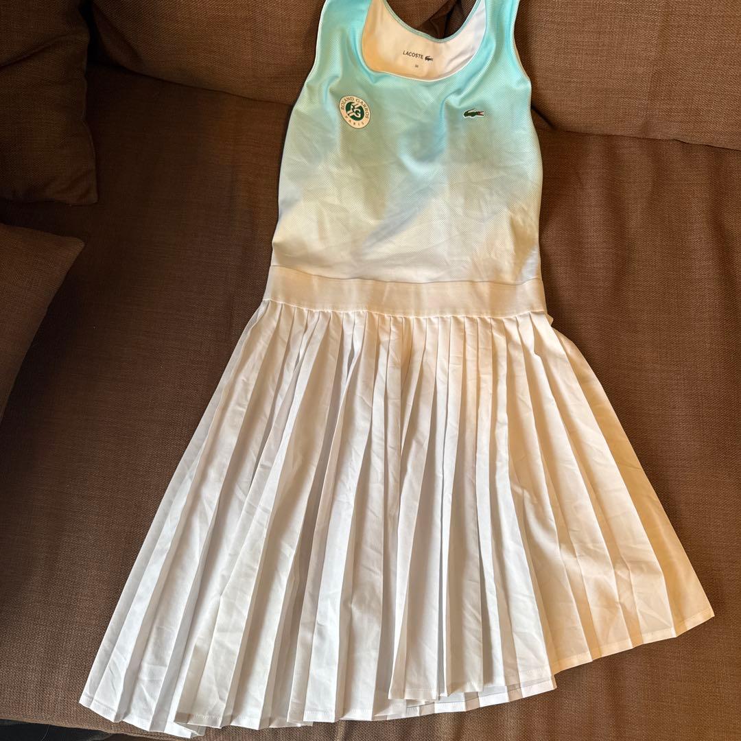 テニス ワンピースLACOSTE 水色/ホワイト
