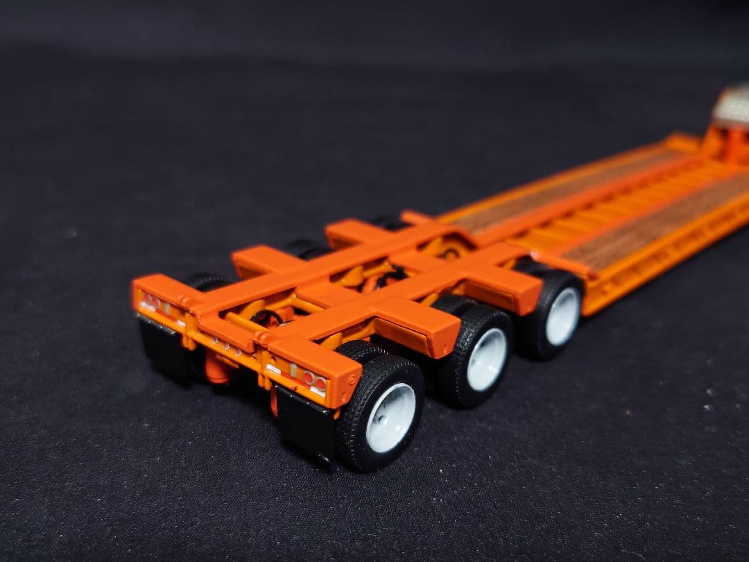 コンボイMack トレーラー ファーストギア1/64ミニカー 重機運搬車