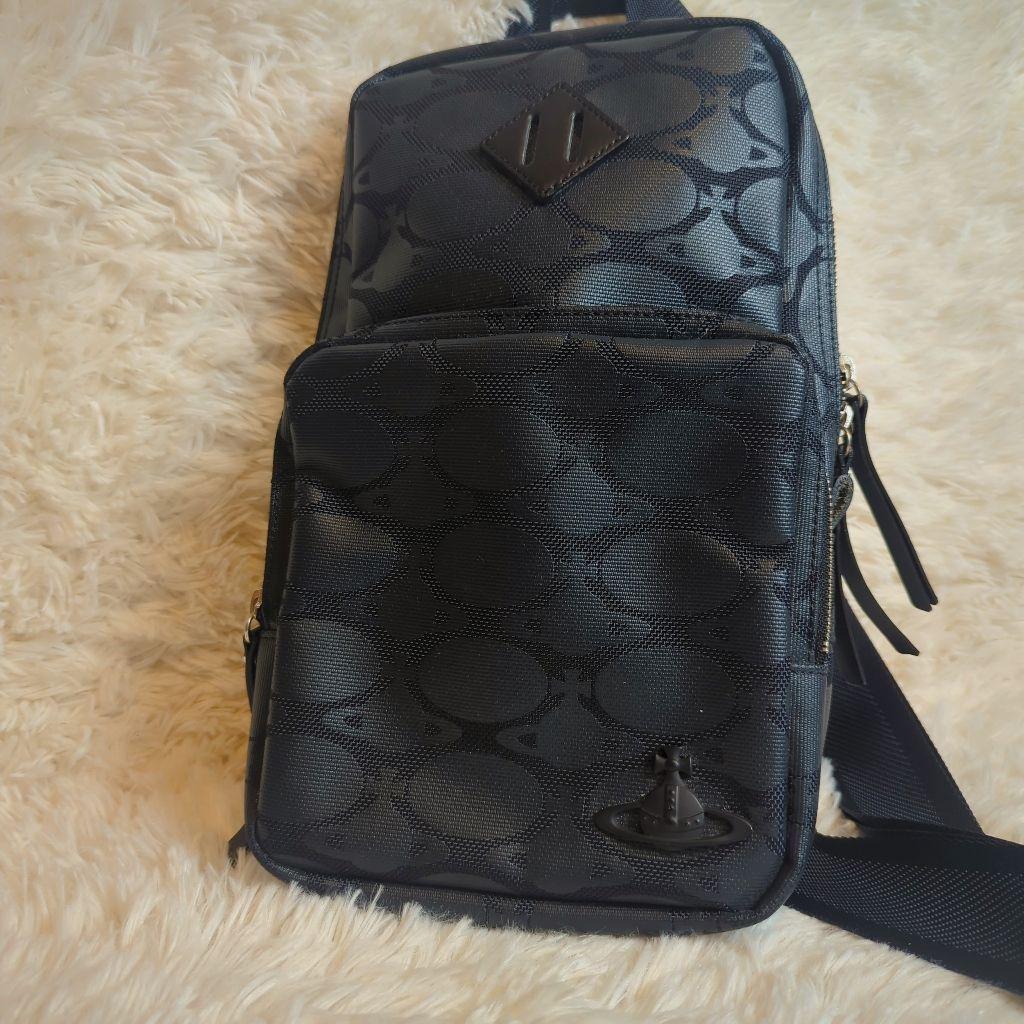 【極美品】Vivienne Westwood ボディバッグ オーブ総柄