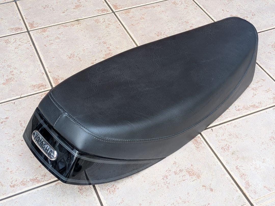 YAMAHA SR400 2014年 RH03J 純正 シート ヤマハ発動機 SR400 シート 2H6/3X6/3X7/34F/34E/1JR/3HT/RH01J ヤマハ