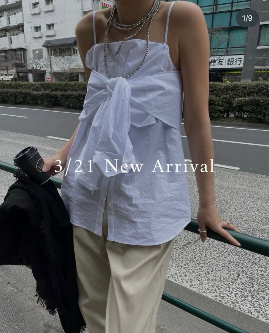 お値下げデザインスリーブキャミブラウス　ホワイト美品