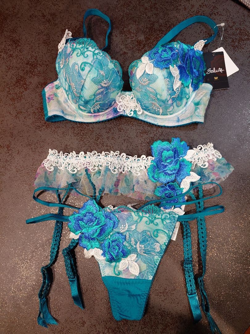 サルート✨️レア✨️Ｄ６５ブラジャーショーツ3点セット✨️7
