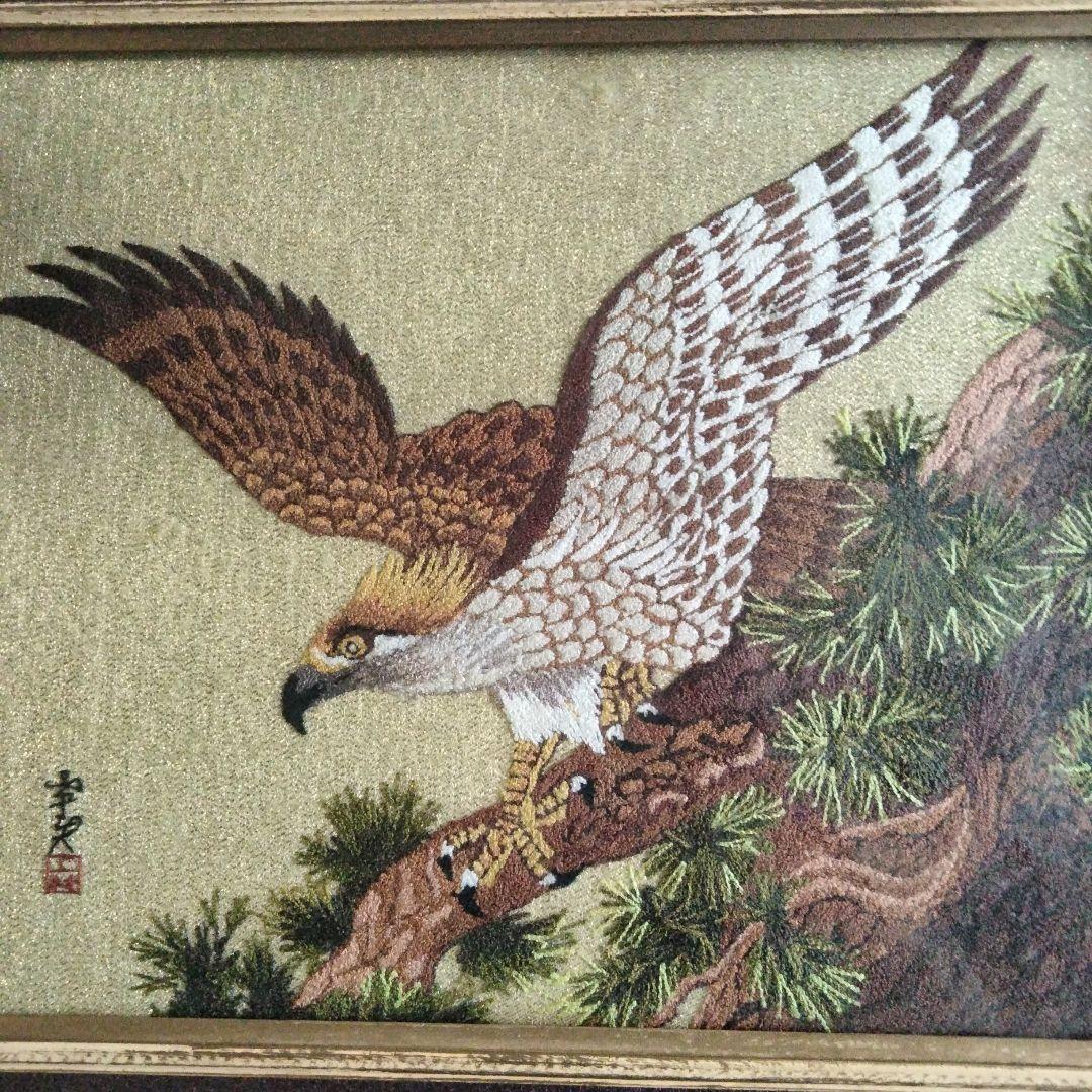 鷹 刺繍絵画 伝統的日本画 木製フレーム - メルカリ