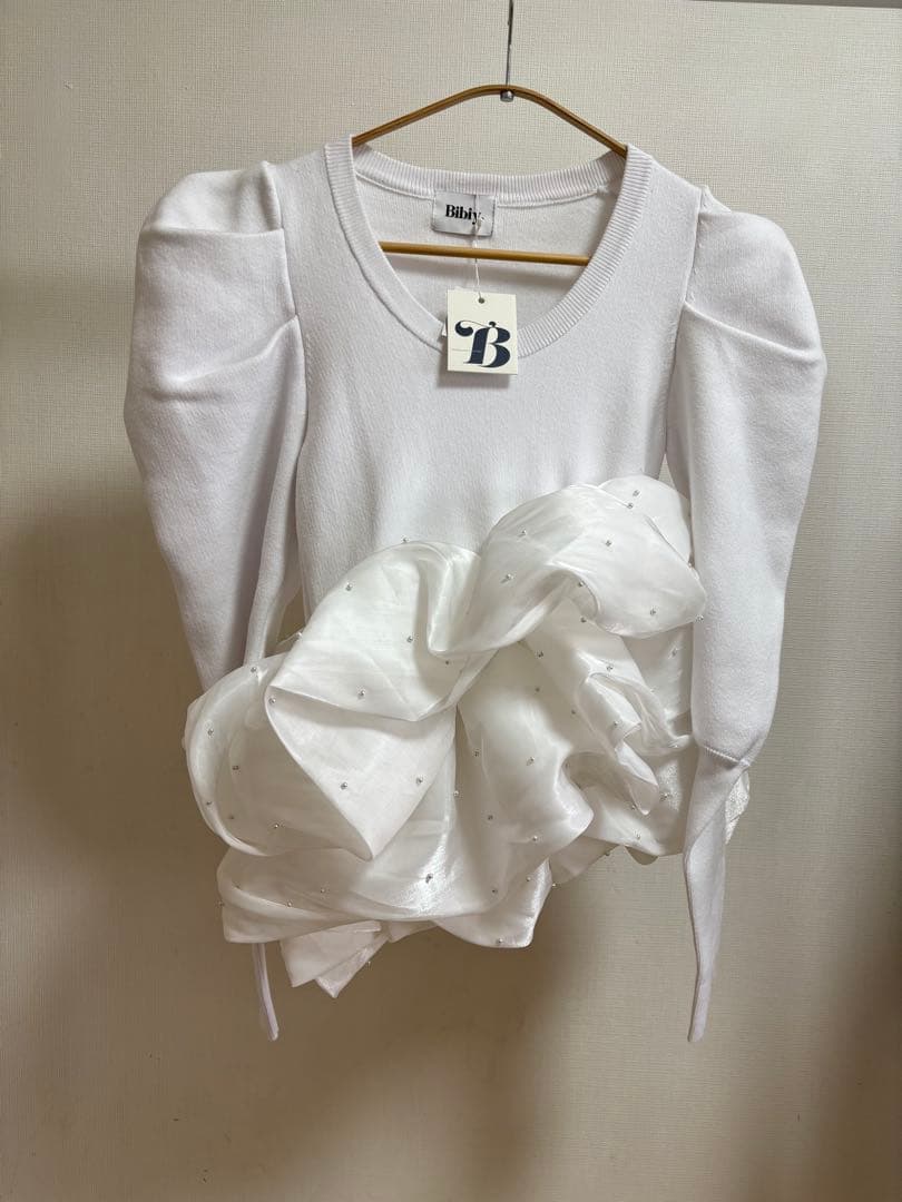 Bibiy. AMELIE PEPURAMU KNIT 白