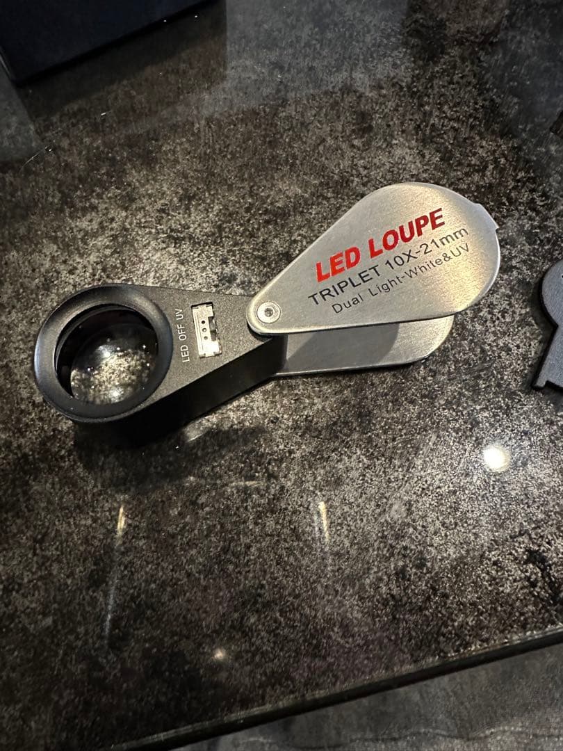 新品未使用 コミット銀座 ノベルティグッズ LEDルーペ UVライト機能付