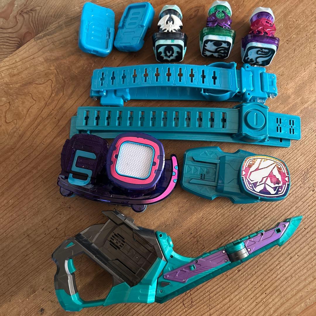 仮面ライダー 変身ベルト DXリバイスドライバーとDXツーサイドライバー