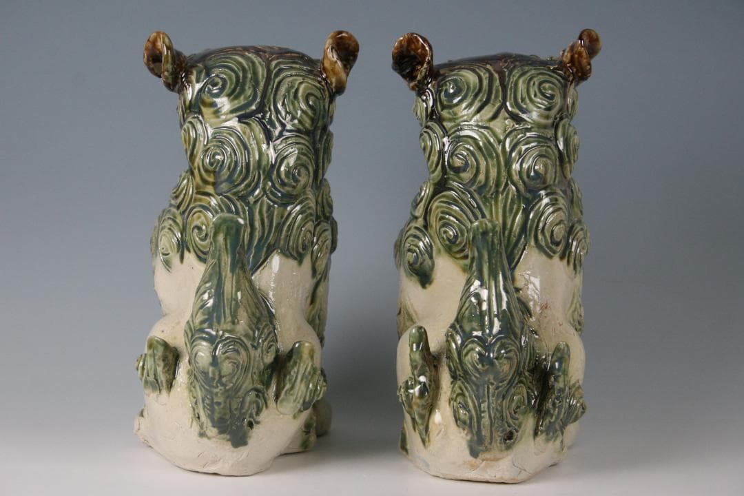 金城敏徳 作 緑釉立シーサー（特大）1対 - メルカリ