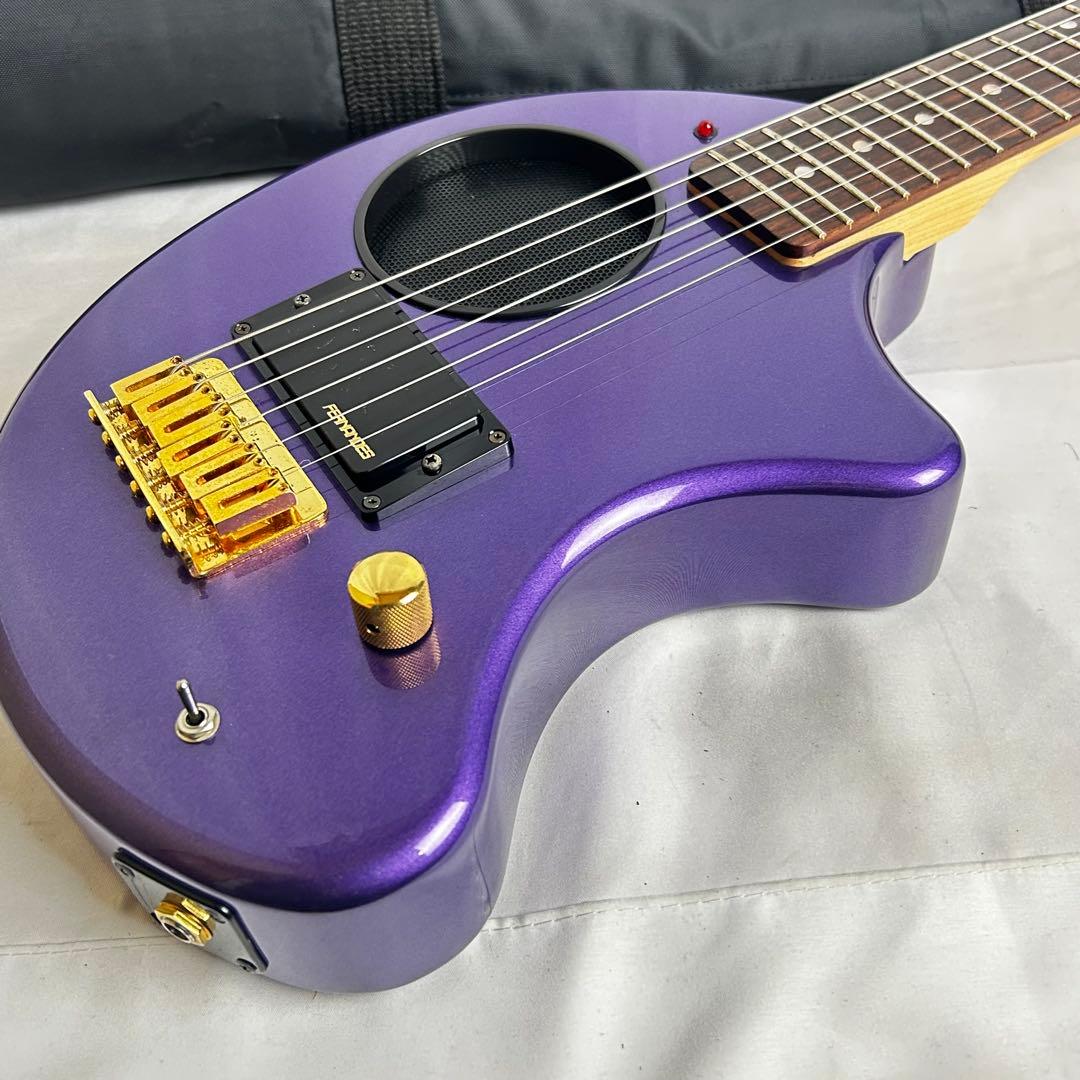 《美品》ZO-3 メタリックパープル アンプ内蔵ミニギター ソフトケース付