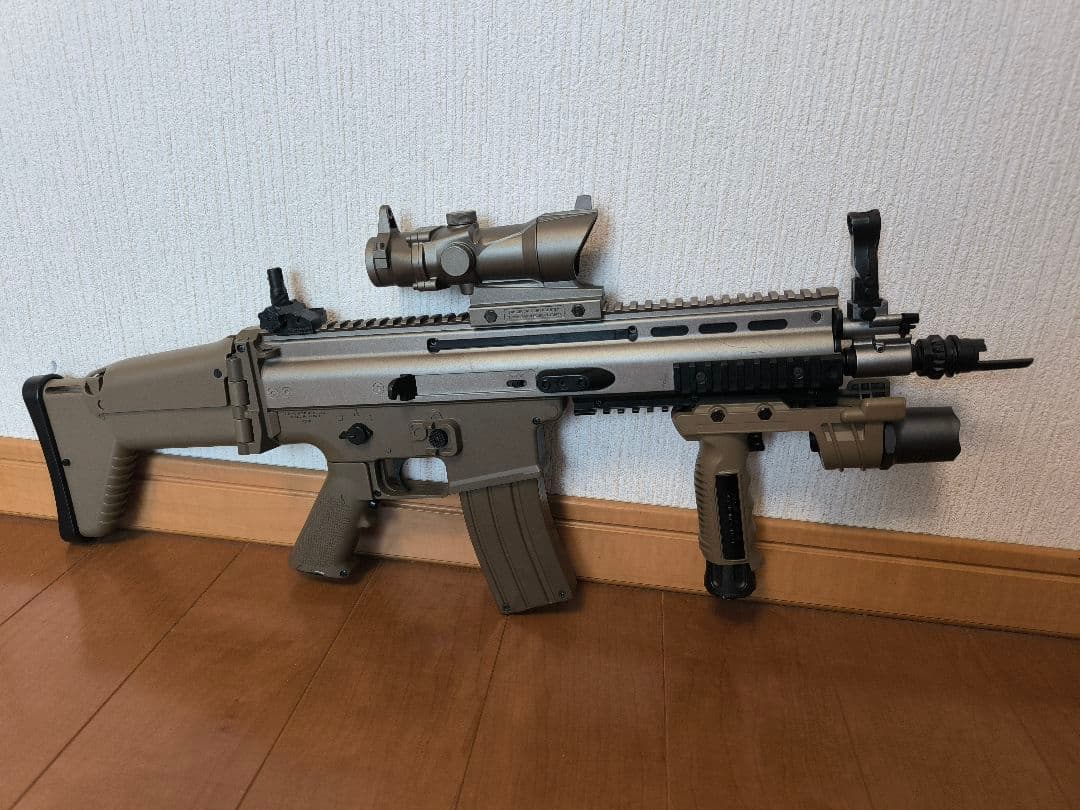 SCARスカーCQC電動ガンBOYsボーイズフル装備スコープ、グリップライト付