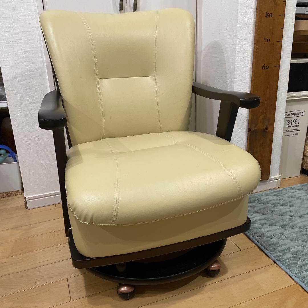 ニトリ ダイニングチェア　回転式