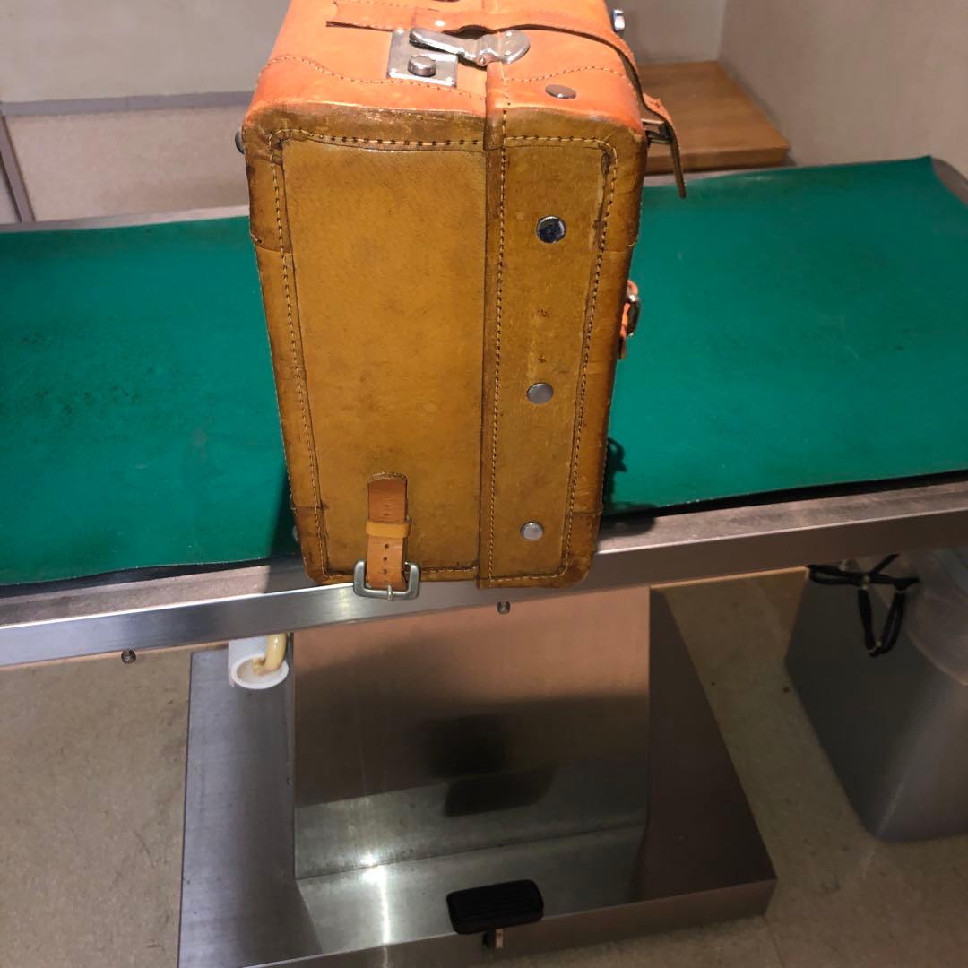 スーパーセブン用、タイヤホルダーに付ける革製トランク - メルカリ