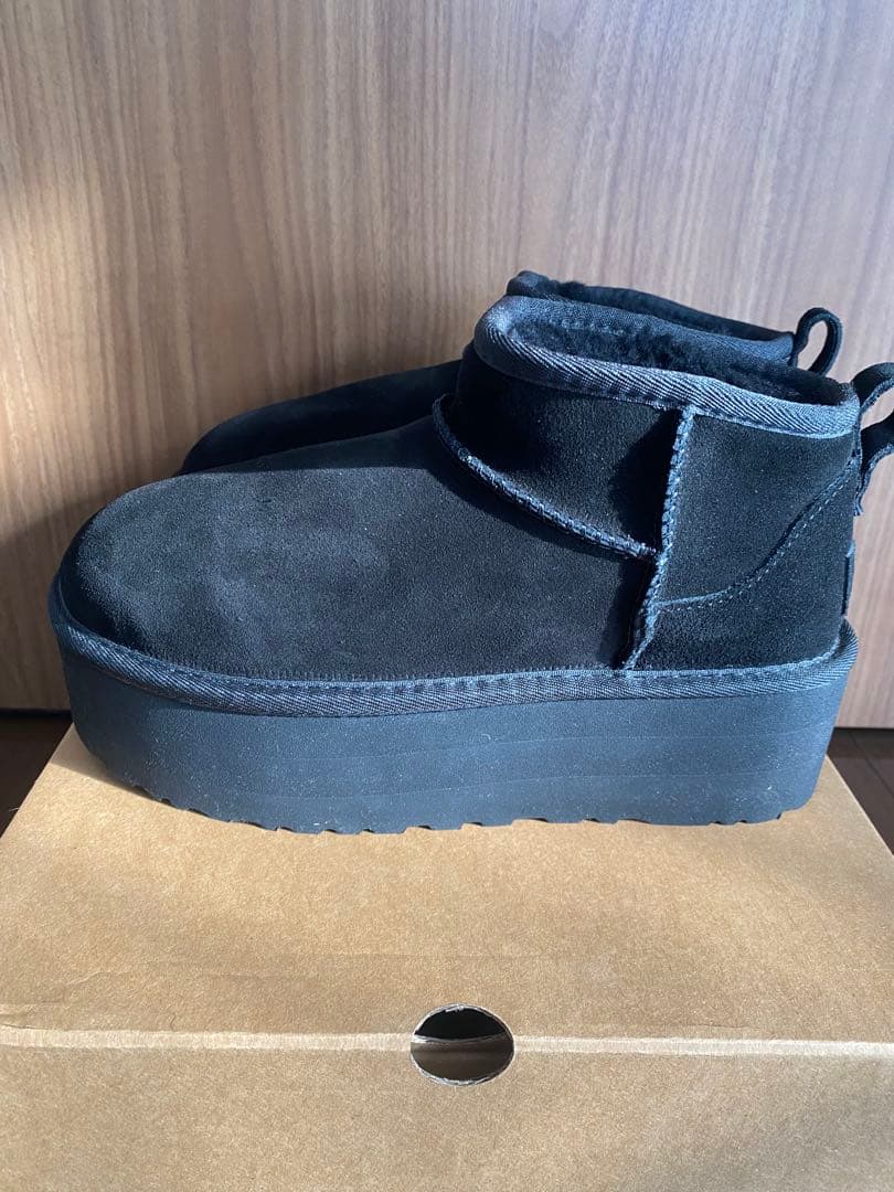 UGG クラシック ウルトラミニ プラットフォーム ブラック 25cm UGG Australia（アグオーストラリア） ブーツ 「UGG」クラシック