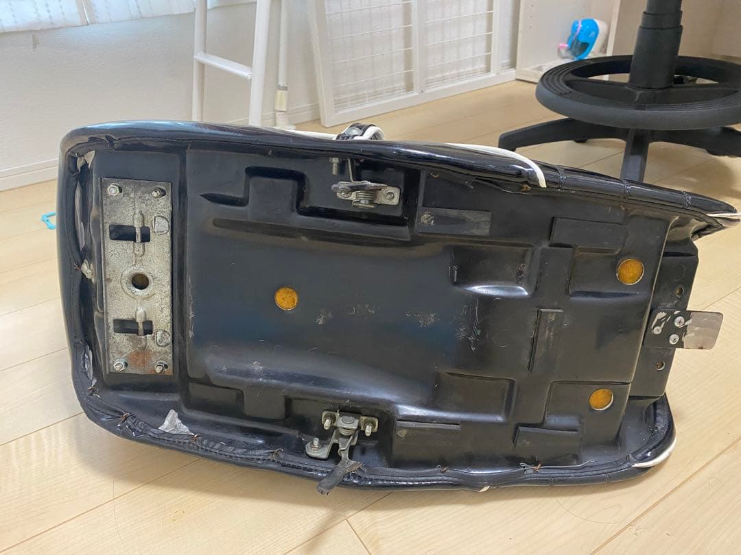 GSX250E、GSX400Eゴキ 三段シート - メルカリ