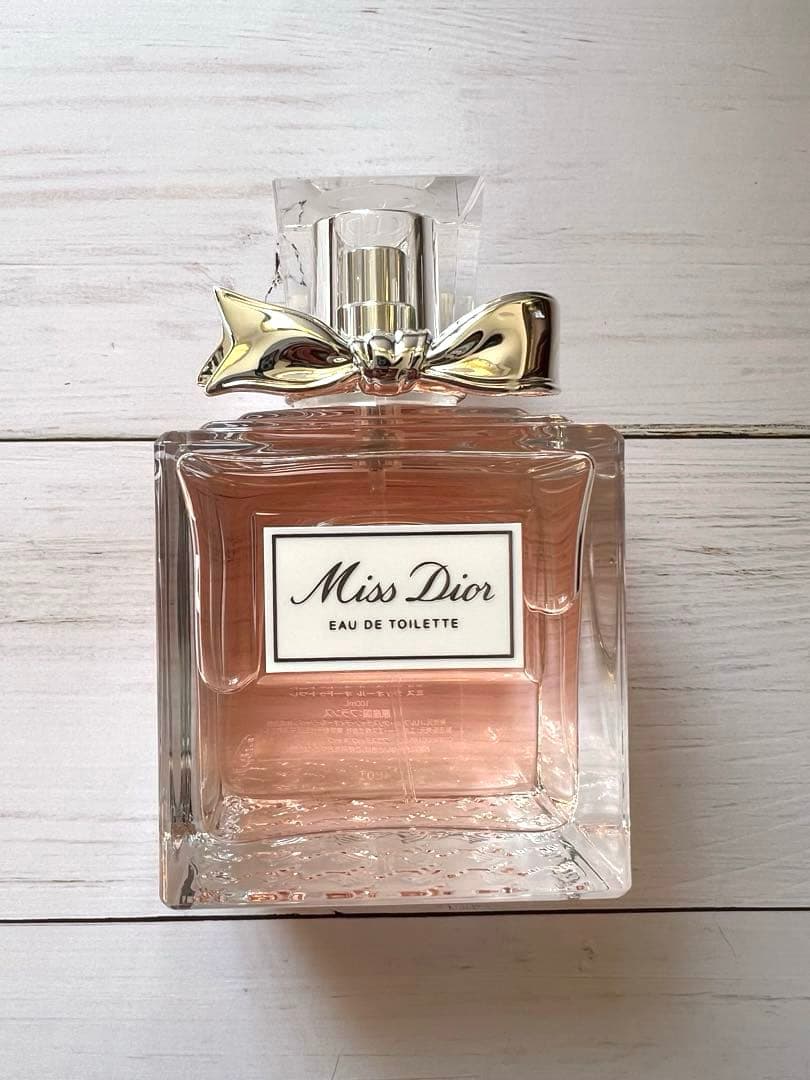 【新品未使用】Miss Dior オードゥ トワレ　ショッパーつき