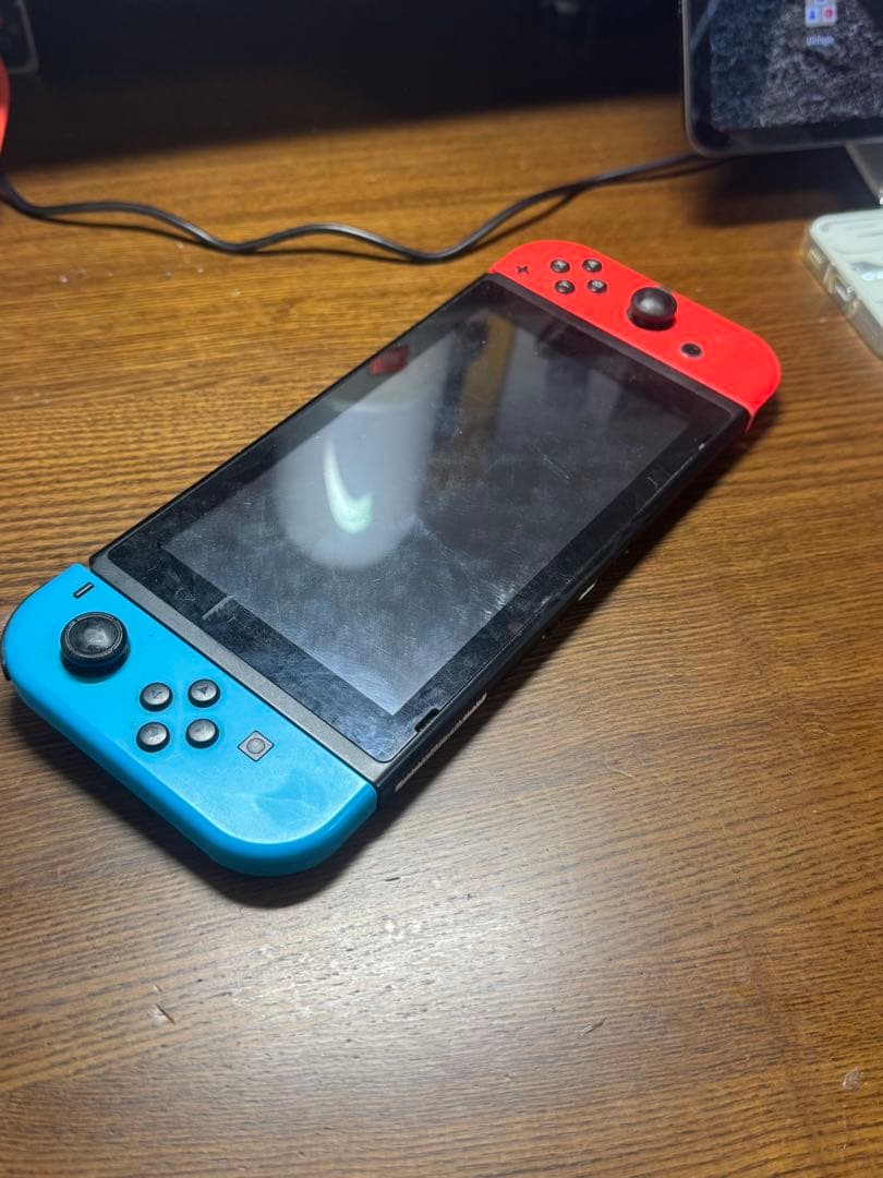 画面割れ ジャンクNintendo Switch 本体 青/赤 ジョイコン付き