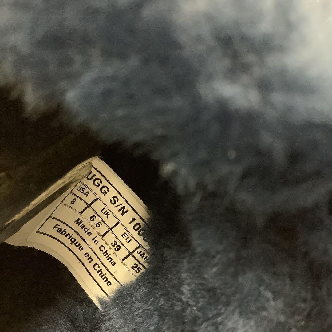 美品 アグ UGG スワロフスキーボタン 星座柄 ムートンブーツ 25 - メルカリ