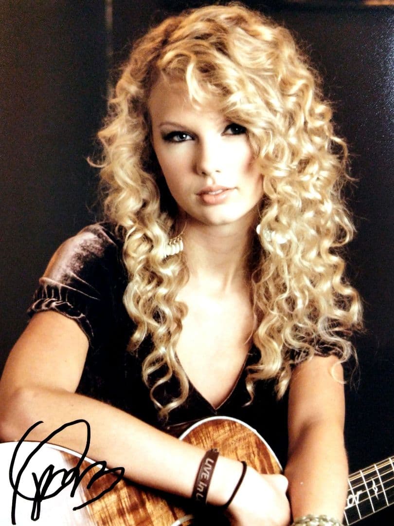 テイラー・スウィフト直筆サイン入り超大型写真…Taylor Swiftの通販は
