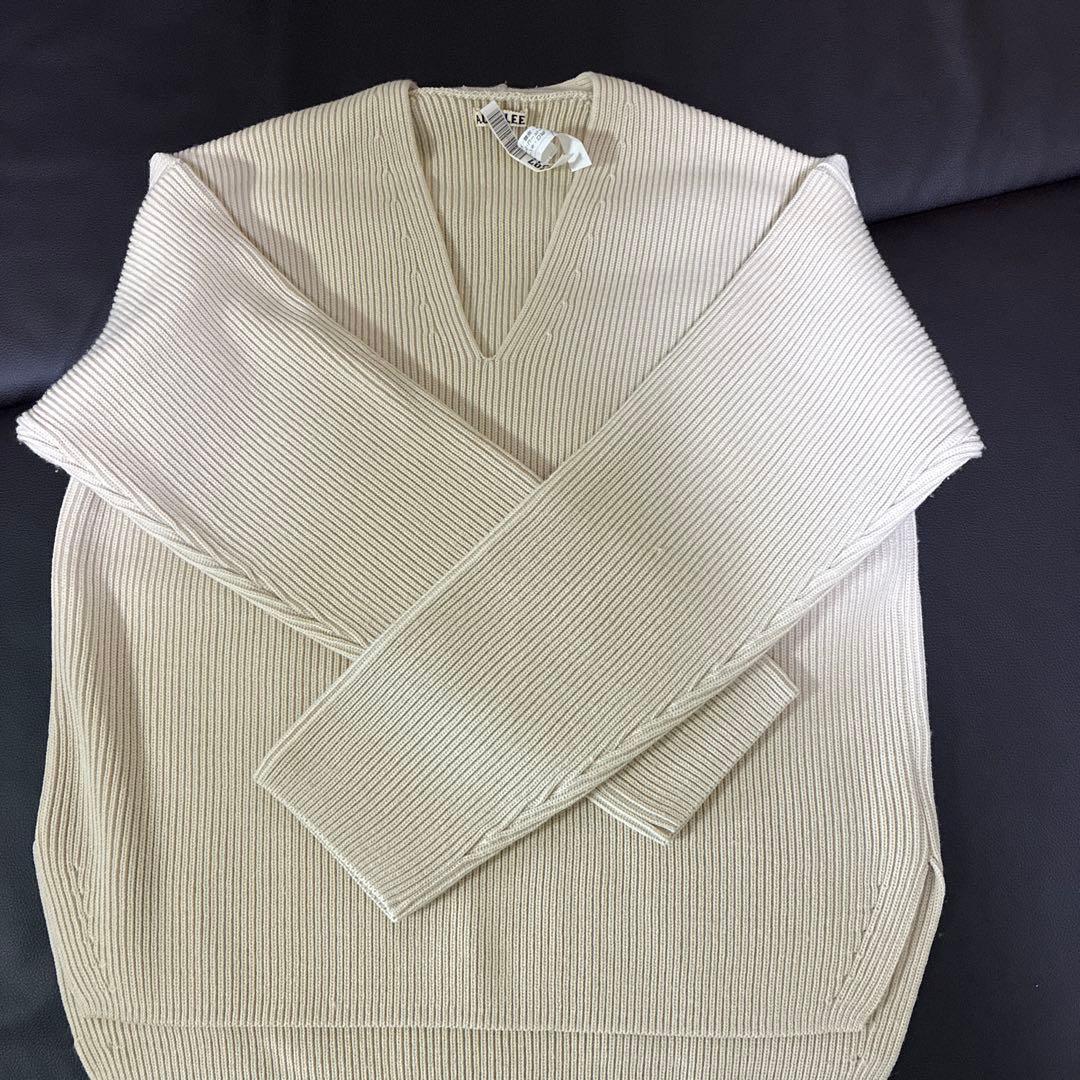 オーラリー　Vネック リブ編み ニット
