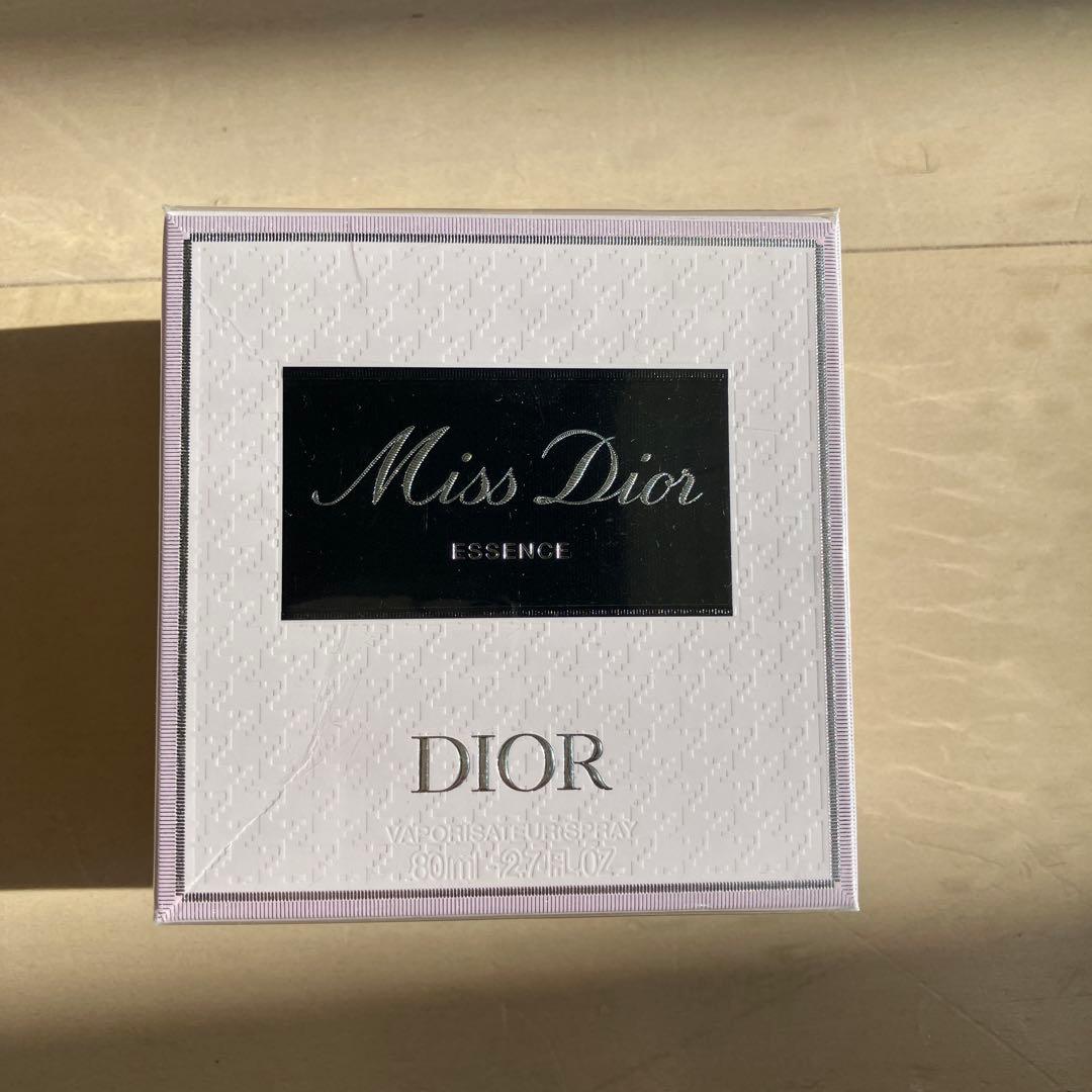 クリスマスに最適！Miss Dior Essence 80ml