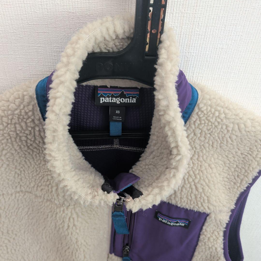 patagonia フリースベスト XS ベージュ/パープル - メルカリ