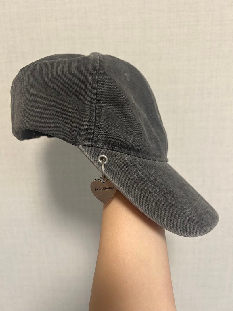 Acne Studios ペンダントツイルキャップ グレー ワンサイズ - メルカリ
