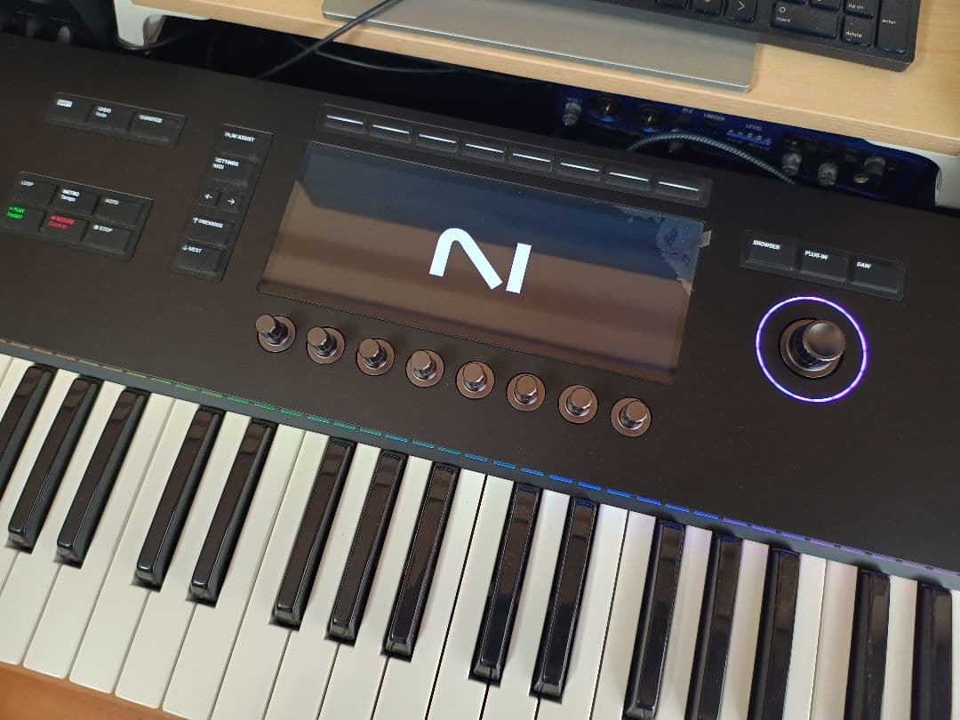 NI KONTROL S49 MK3 ライセンス付き新古品MIDIキーボード