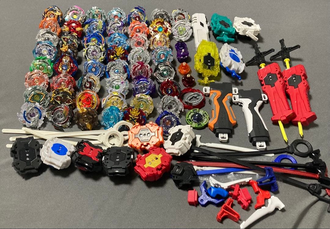 k*9様 ベイブレードバースト まとめ売り 約50個 引退品 ランチャー多数