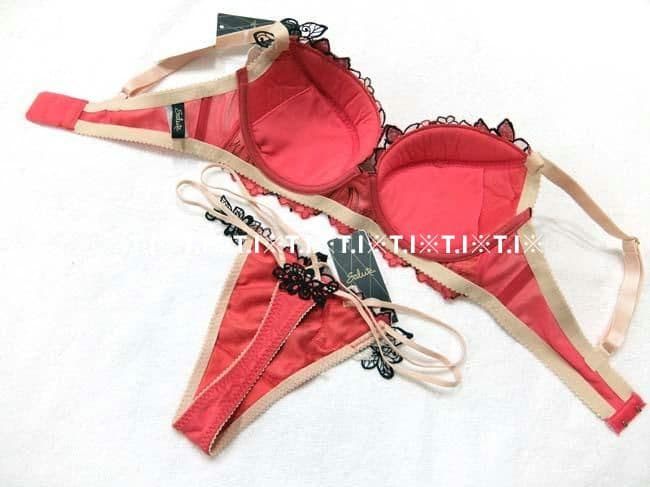 サルート/プラダを着た悪魔 E70＆ソング＆ガーターM RE 96 - メルカリ