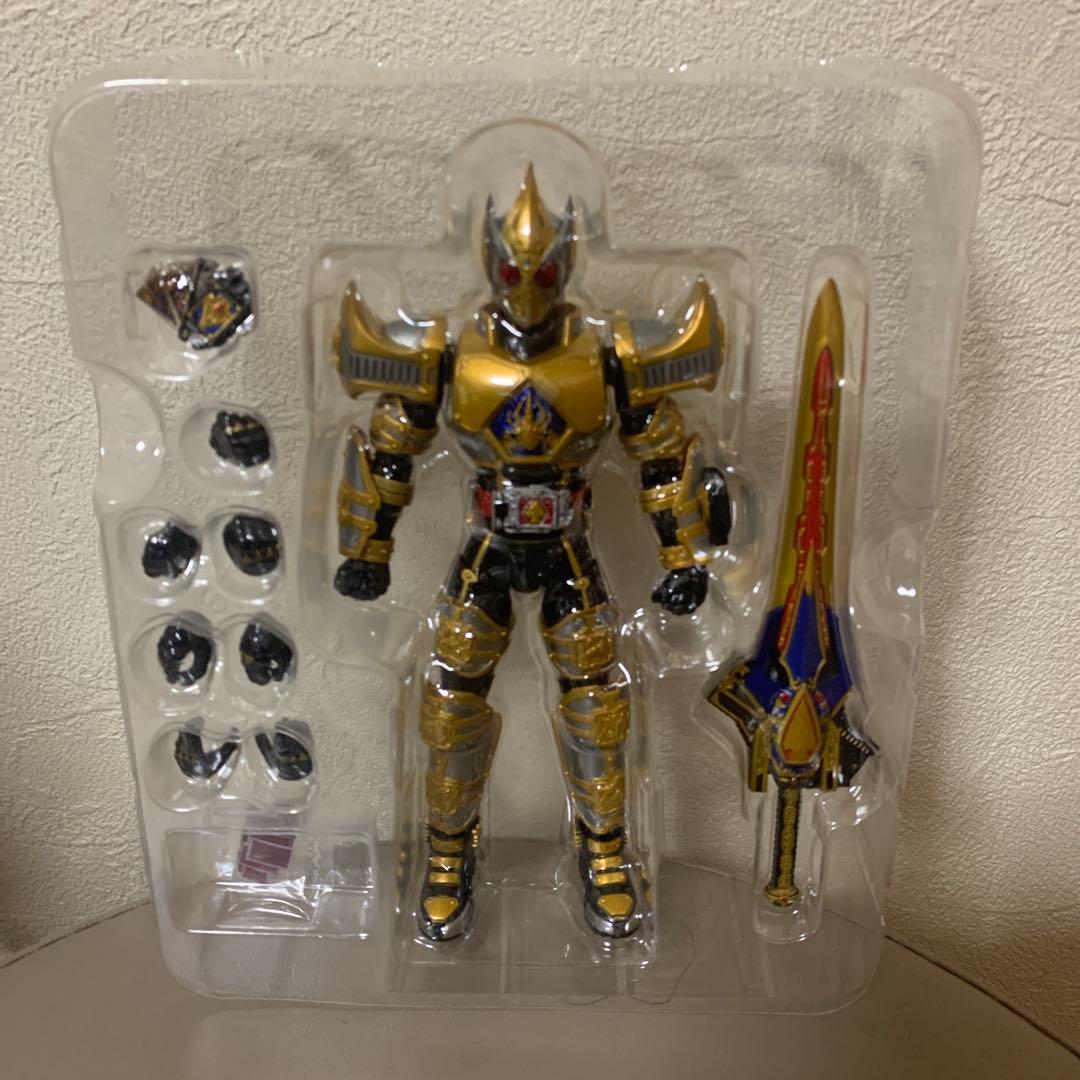 s.h.figuarts 仮面ライダーブレイド キングフォーム