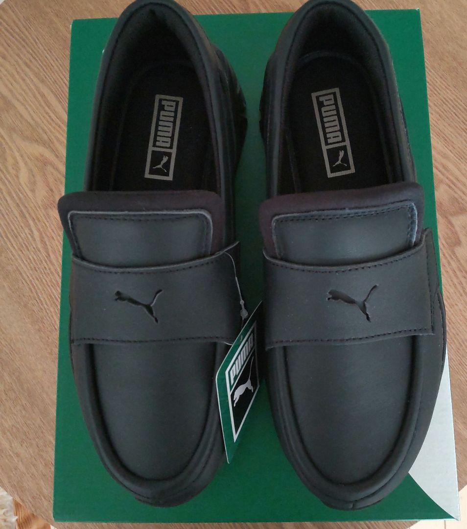【新品タグ付き】　プーマ　ローファー　24センチ