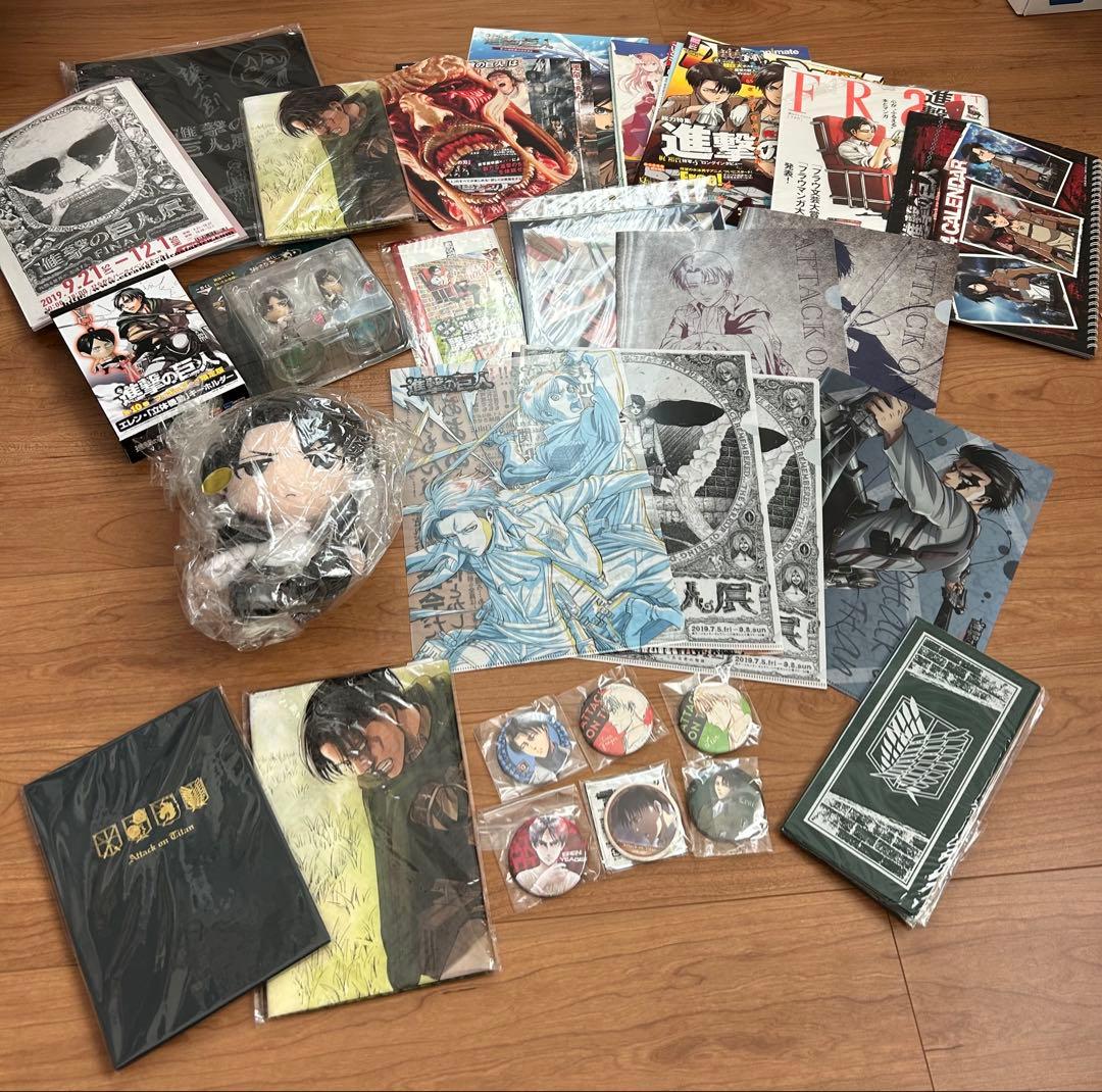 進撃の巨人　グッズセット