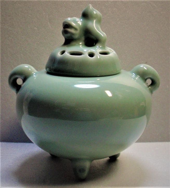 京焼　清水焼　香炉　青磁双耳獅子摘み香炉　高木鳳子　造 瑞芝焼 青磁鳳凰文獅子鈕香炉 文化遺産オンライン