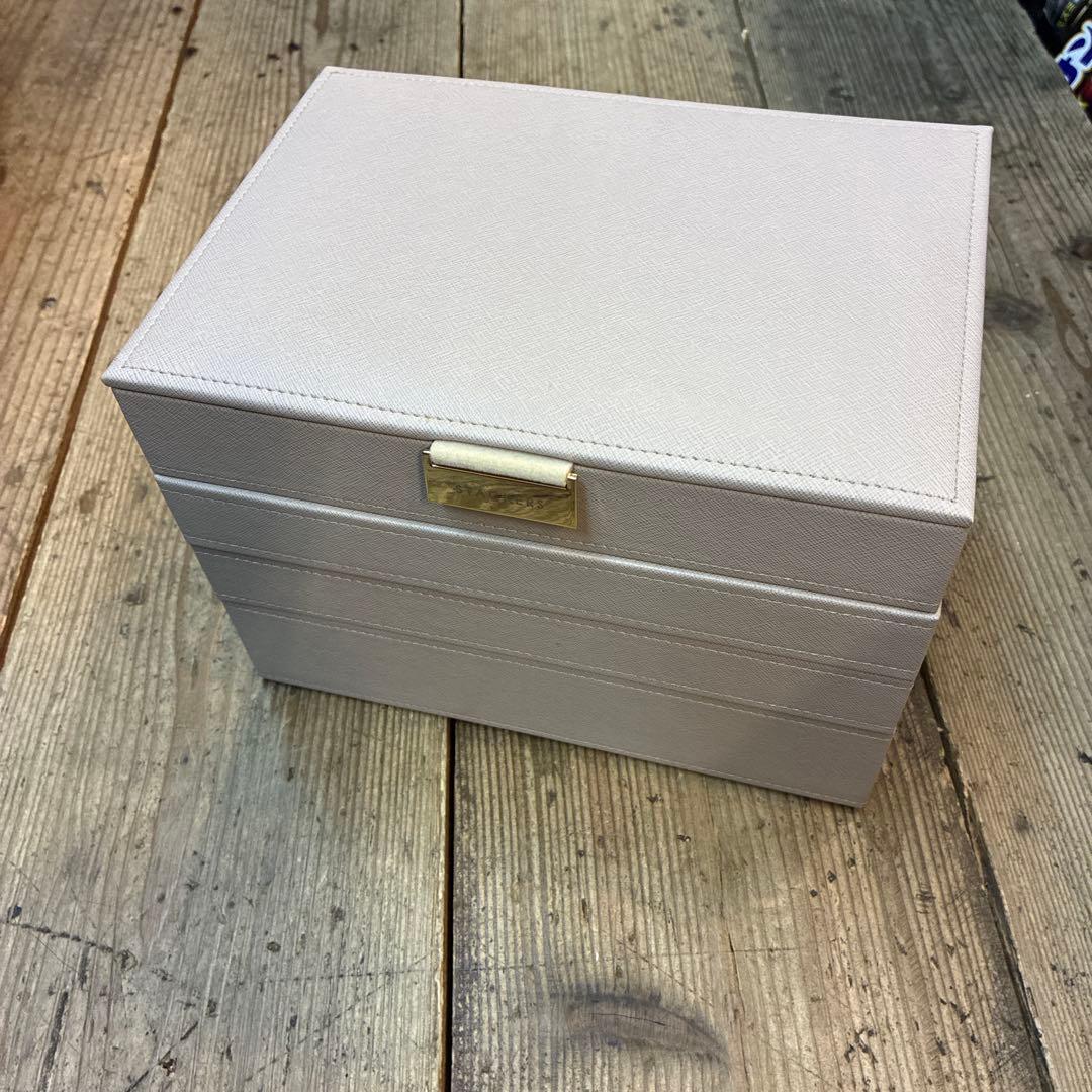 未使用に近い　STACKERS ジュエリーボックス 4段 グレージュ STACKERS】クラシック ジュエリーボックス 4sec トープ グレージュ