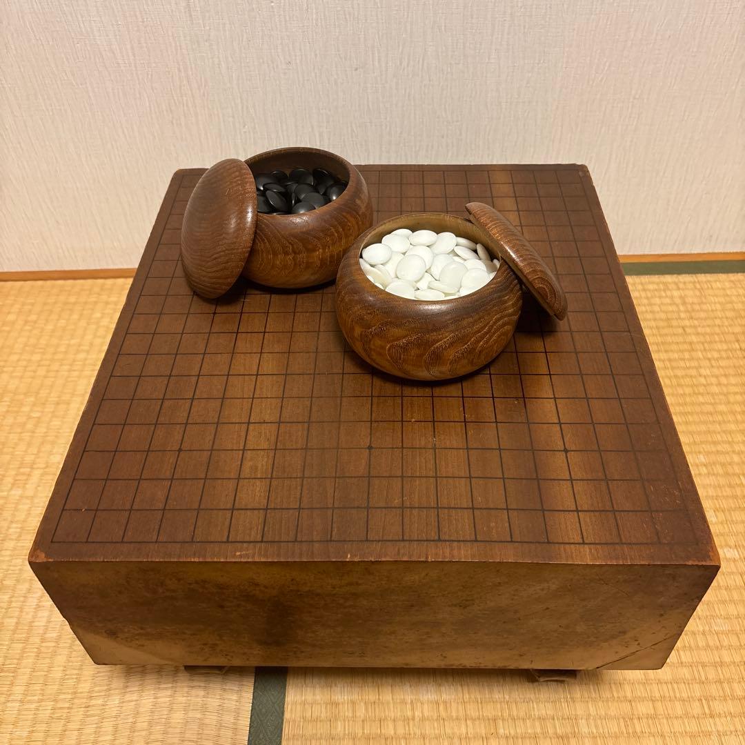 高級 国産 木製囲碁盤と碁石セット 囲碁セット 国産桧2寸足付碁盤セット(蛤碁石28号・欅碁笥特大) | 足付