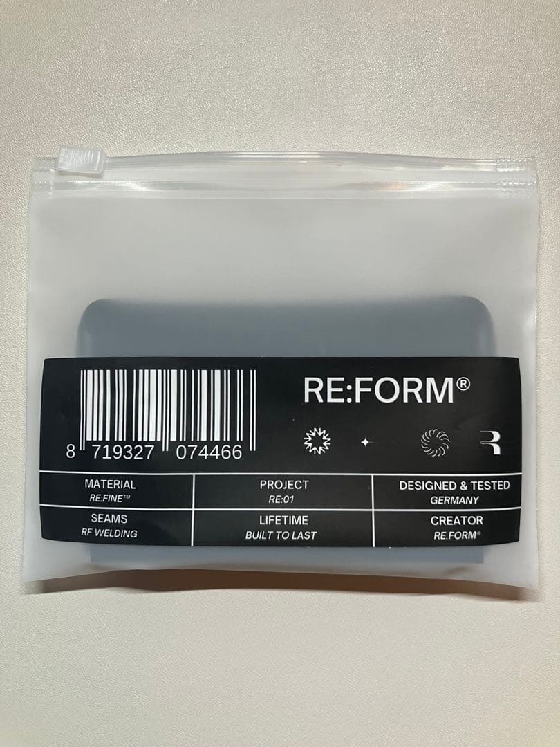 RE:FORM RE:01 (スリーブ) 新品未使用 ちっちゃくてイケてる財布『RE:FORM® RE:01 (コインスリーブ)』を買っ