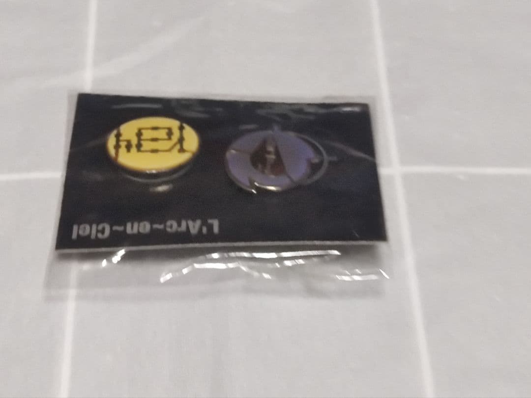 非売品未開封品】L'Arc-en-Ciel「ark/ray」購入特典ピンバッジ - メルカリ