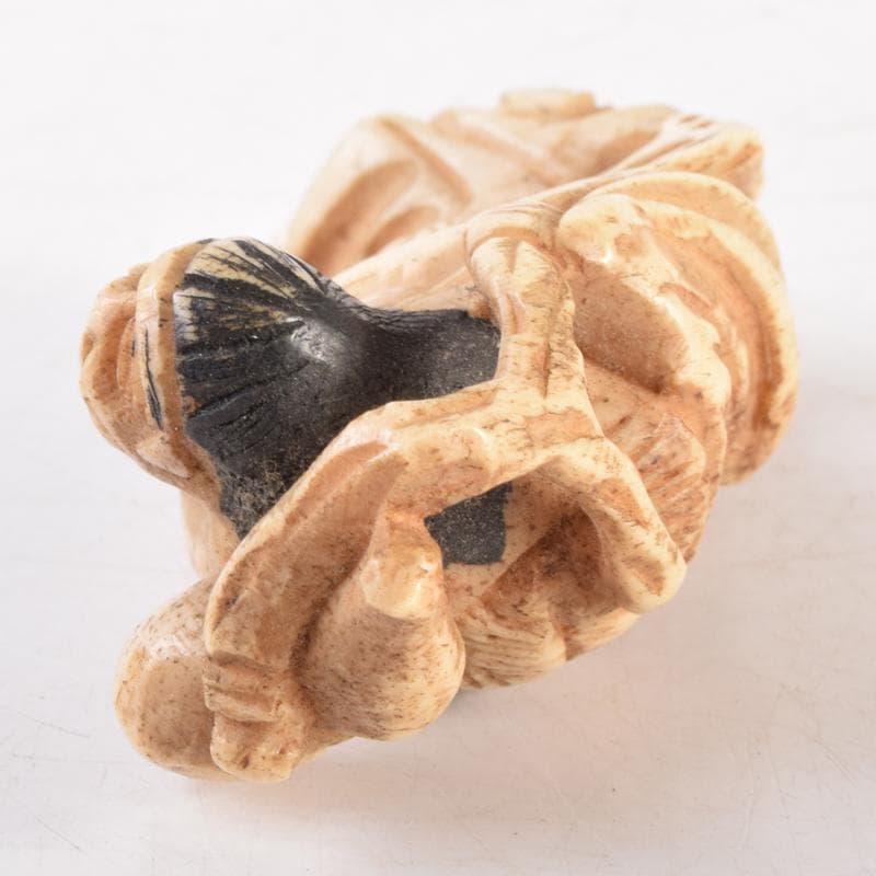 時代提げ物 獣骨製 人物像 根付 置物 V 6977 - メルカリ