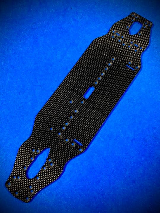 XRAY T4 2020 メインシャーシ　2.2㎜　艶あり平織カーボン　蕨山