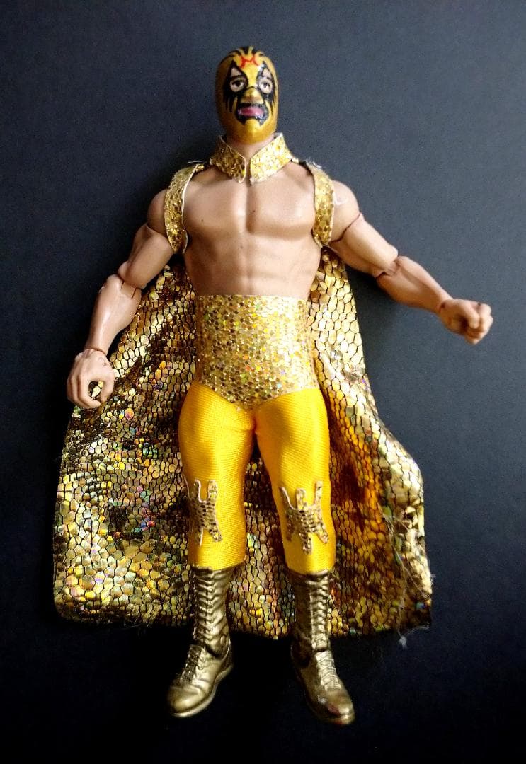 ミル・マスカラス フィギュア 鮫口 キャラプロ製 ミルマスカラス フィギュア - メルカリ