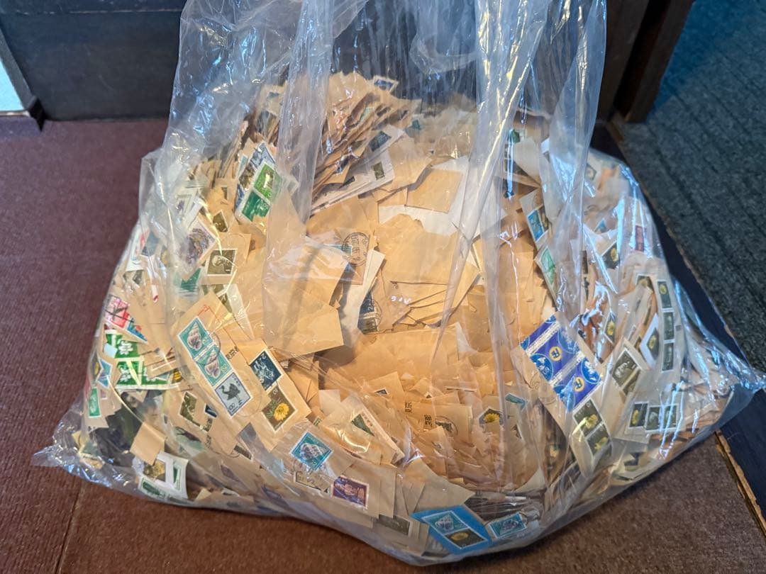 大量使用済切手　約10キロ
