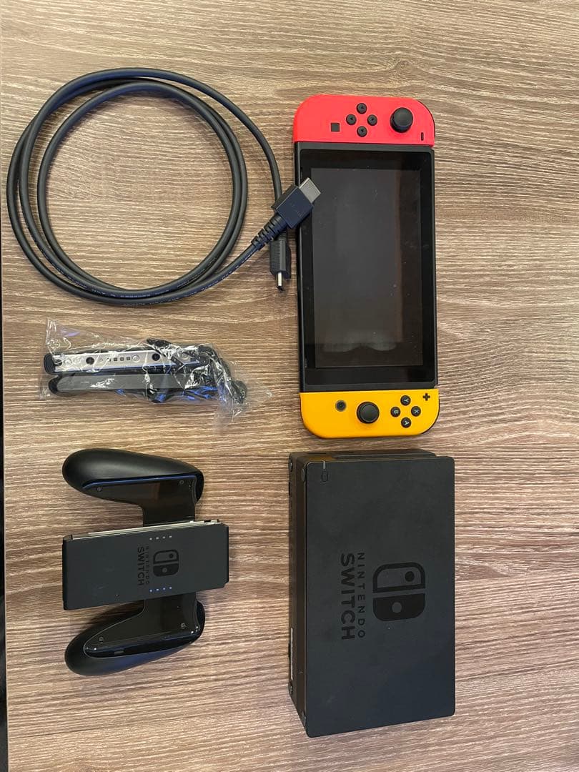 美品Nintendo Switch 本体 赤/黄　任天堂Store ニンテンドー Amazon.com: Nintendo Switch – OLED Model w/Neon Red & Neon Blue