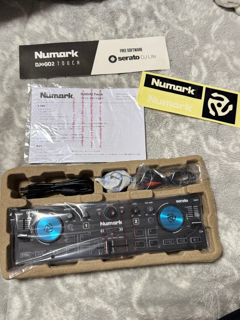 Numark DJ2GO2 Touch DJコントローラー とにかく小さい！ポケットDJコントローラー Numark DJ2GO2 Touch
