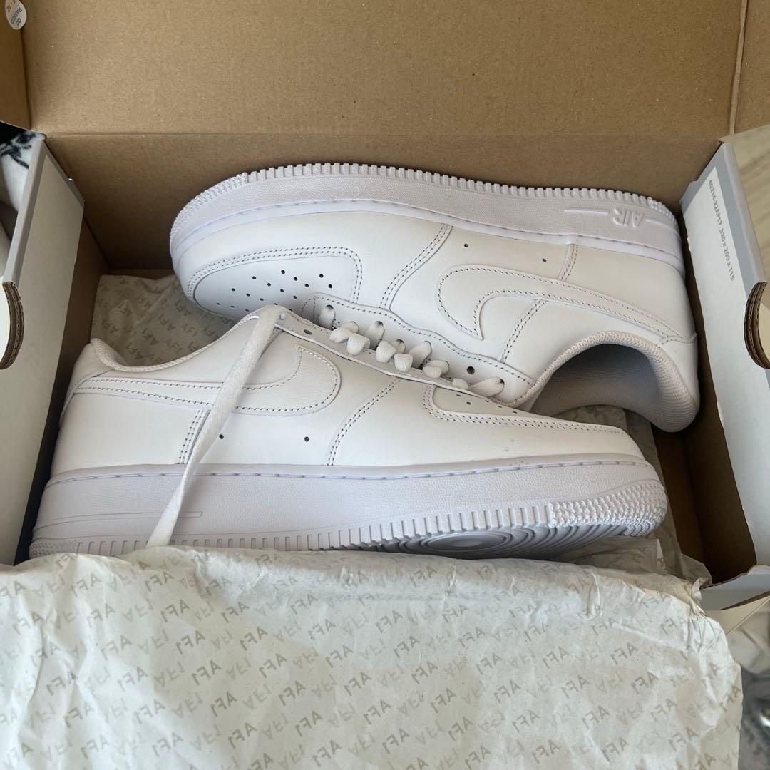 【新品未使用品】ナイキ エア フォース 1 '07 ホワイト　26cm