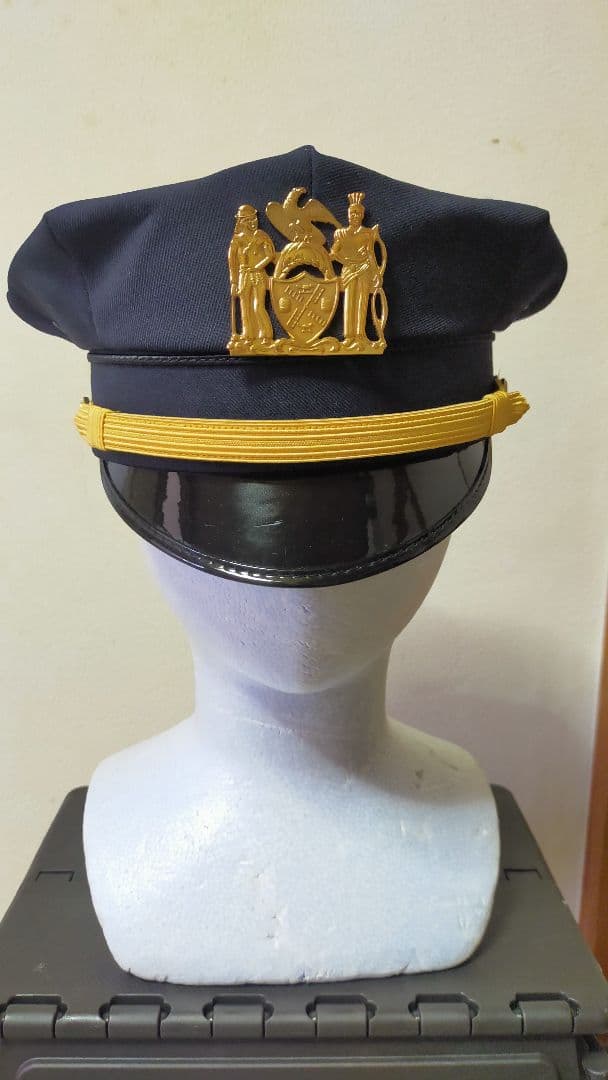 ニューヨーク市警察（NYPD）制帽とバッジ