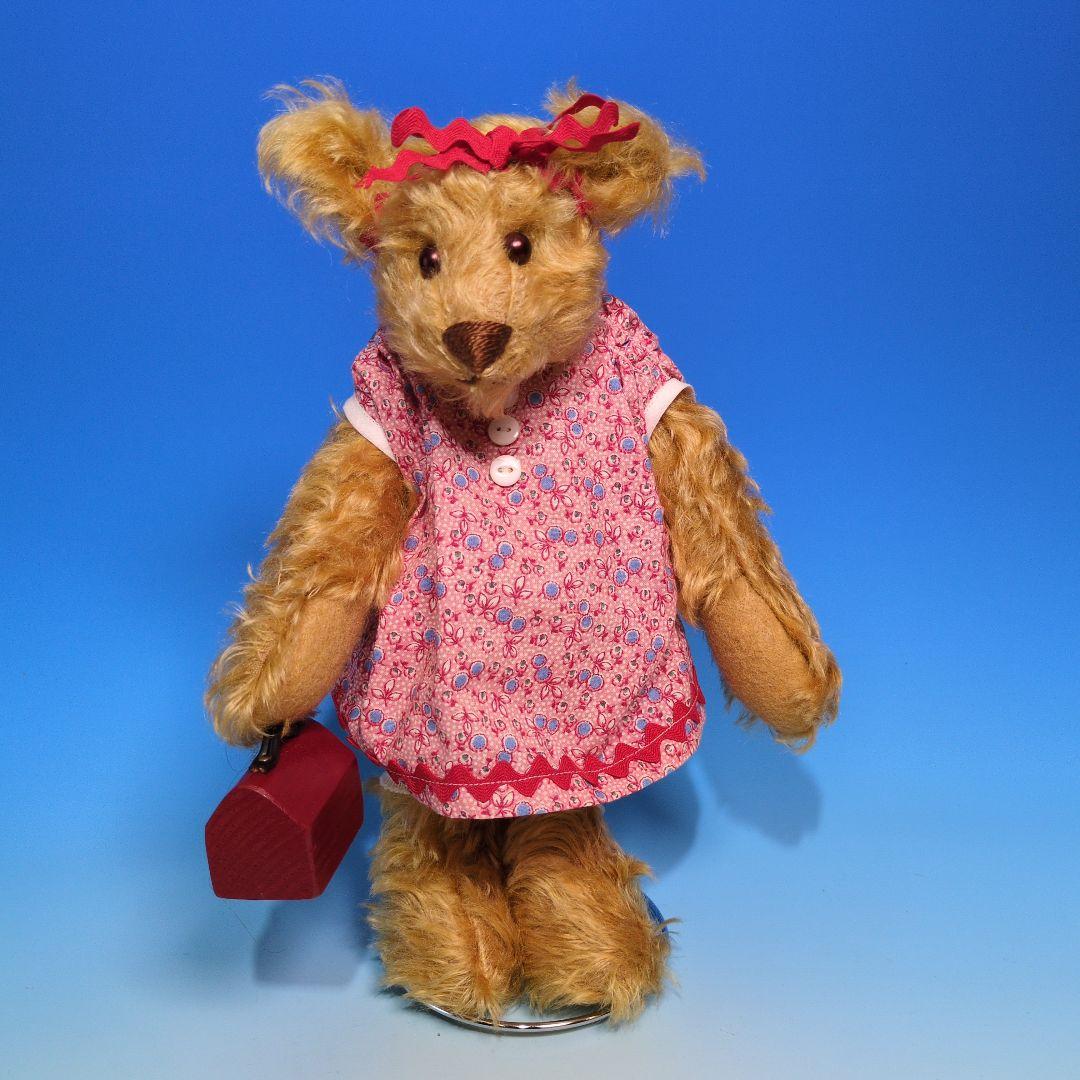 テディベア　リンダ・シュピーゲル　スージー　スクールガール　サイン入り　５体限定 リンダ・スピーゲル REGAL SHOES シリアルナンバー テディベア - メルカリ