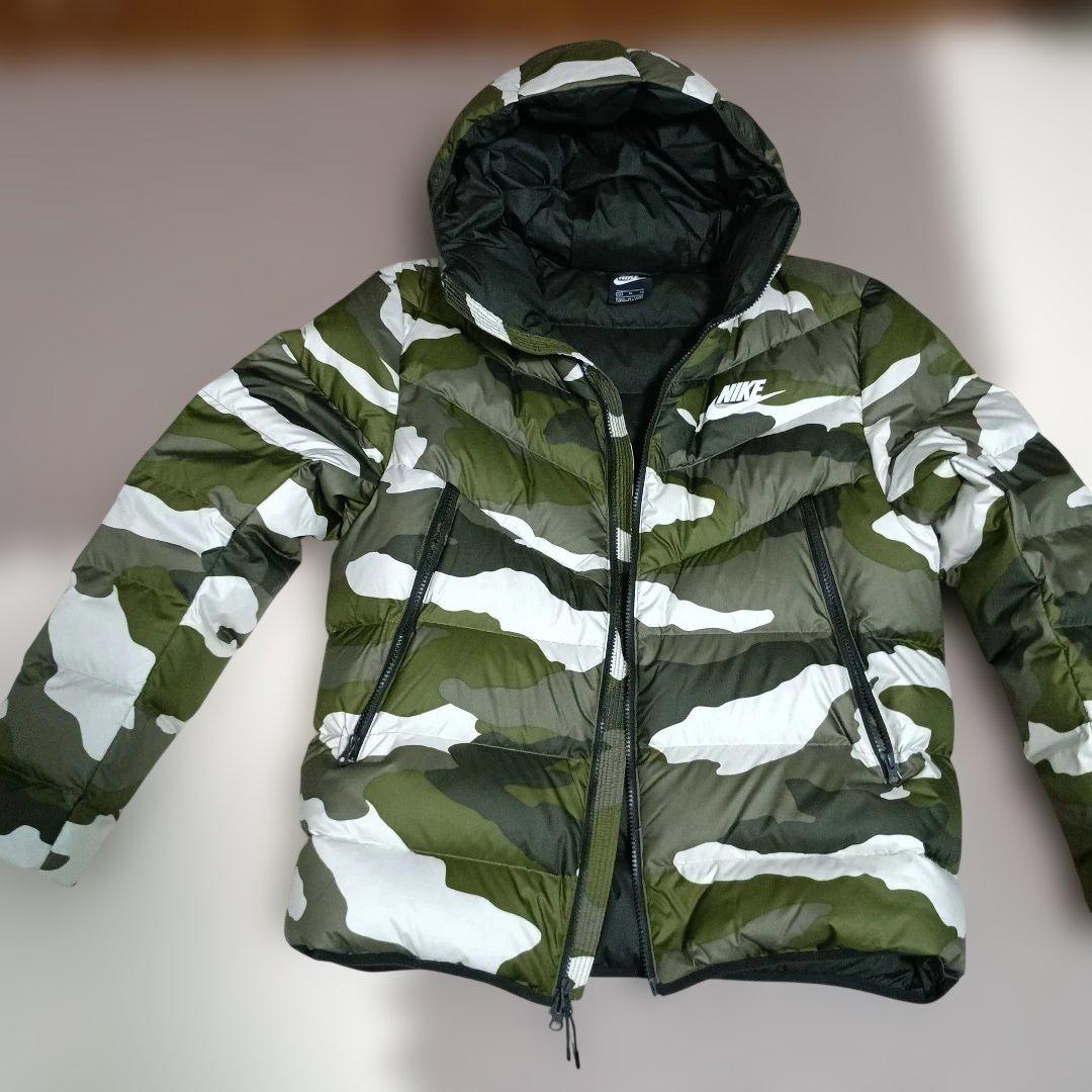 ナイキ迷彩ダウンジャケット（レディース用）