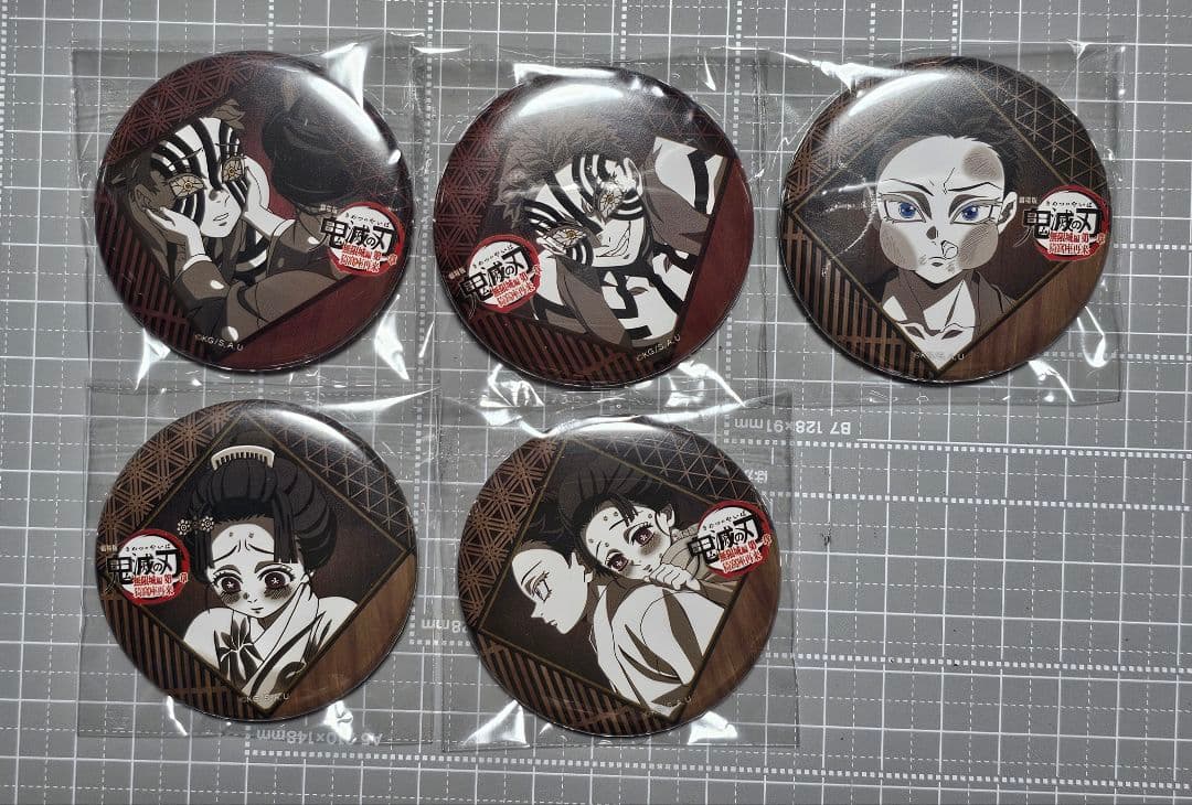 鬼滅の刃 ダイニング お楽しみくじ缶バッジ 狛治 恋雪 猗窩座 - メルカリ