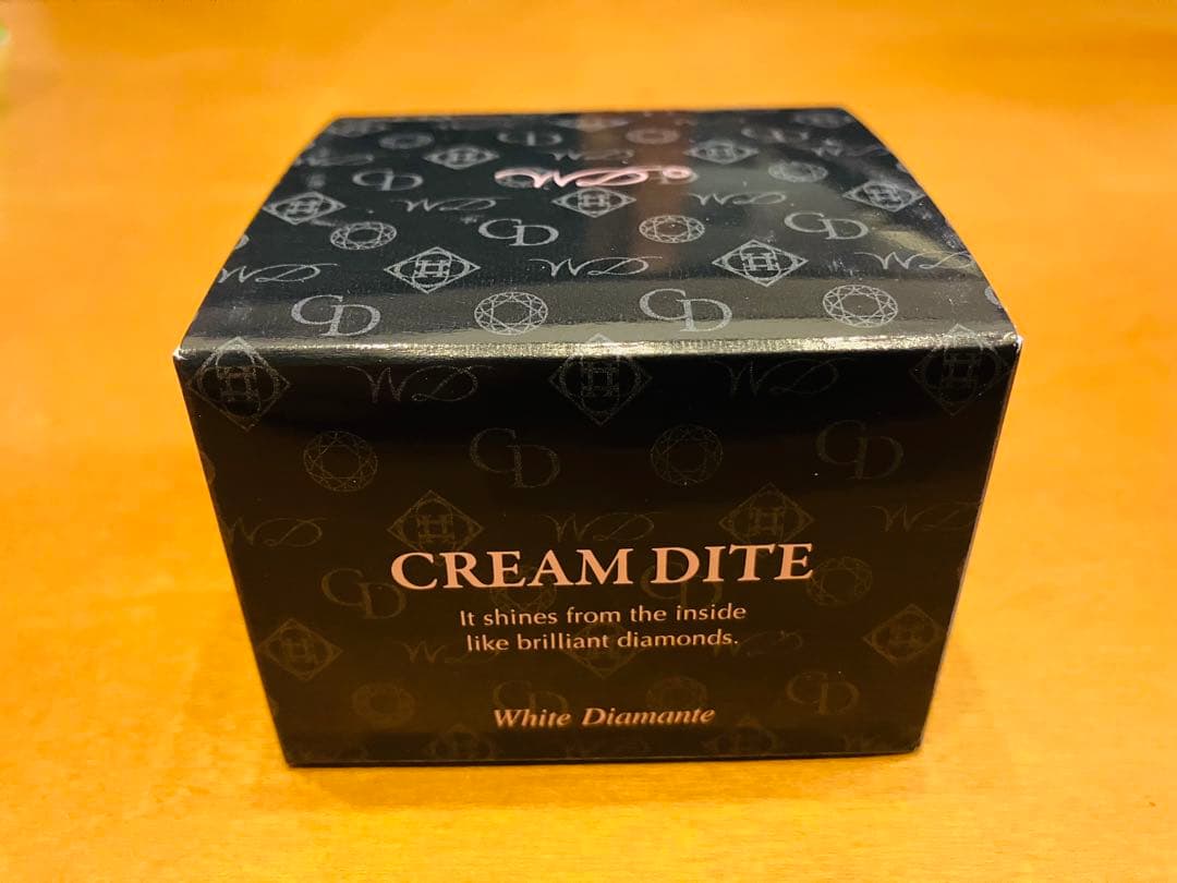 ★新品未開封★ホワイトディアマンテ　クリームディーテ　45g